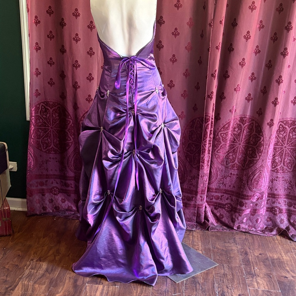 Flirt Maggie Sottero Elegant Purple Iridescent Strapless Tufted Gown Size Four - Picture 7 of 11